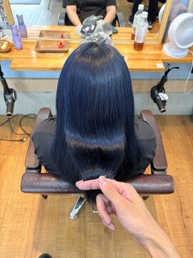 アン ブリーチ(UN BLEACH) ブリーチ毛でもこのツヤ感！髪質改善トリートメント