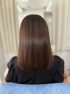 エミン(emyn) 髪が変わる【美髪革命】艶髪/髪質改善/縮毛矯正/代々木