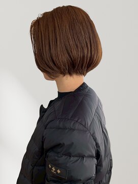 ブラウンベージュ ショートボブ ショートカット 30代 透明感