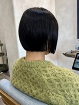ルーチェ(Lu-che)&nbsp;パツっとラインを残したミニボブ