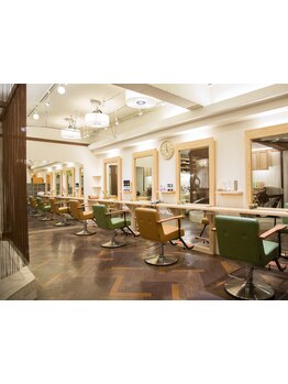 2Fにある隠れ家風プライベートサロン！至福の美容timeは誰にも邪魔されたくないですよね♪