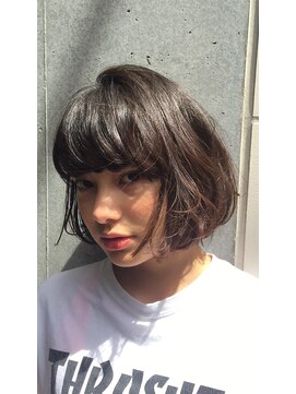 ループス(Roops) 「Roops」平川 勇気 パツっとした切りっぱなしボブ