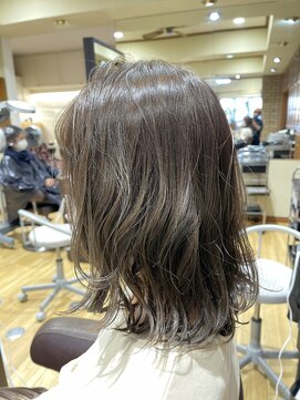 フェリーザ 北習志野本店(FELIZA) 鎖骨ラインに設定したロブスタイル