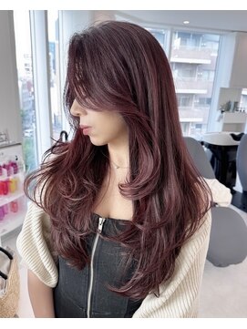 レミエ ダイカンヤマ(lemiie) カシスレッドのレイヤーカット レイヤーロング