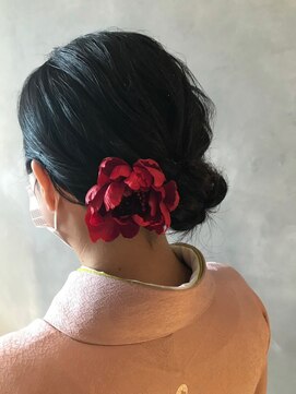 エスケープ トゥ ボナ(ESCAPE to bona.) 編み込みアップスタイル ヘアアレンジ 結婚式/二次会/成人式#3