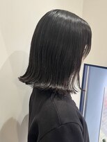 ウクラ バイ レシッド 池袋(uchla by rcid)&nbsp;切りっぱなしロブ外ハネワンカールダークアッシュグレーベージュ