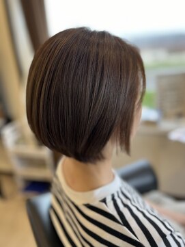 コア フィール ア デイ(COIFFURE A DAY) 【ミニボブ耳掛けショート】