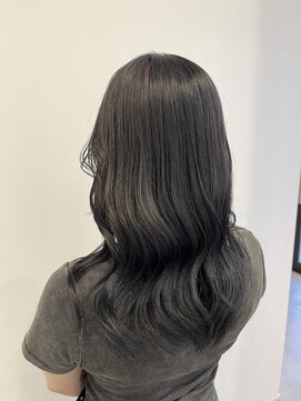 クオン 伊勢崎(QUON.) 暗めグレージュカラー