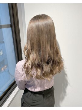 ルイス 宝塚(Luis) 黒髪/ボブルフ/ネビージュ/小顔/ワンレン/髪質改善/