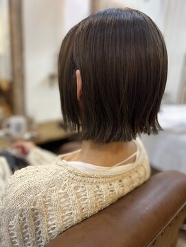 クオリア(QUALIA) 顎下2cmの切りっぱなしボブ × 透明感グレージュ/10代20代30代柏