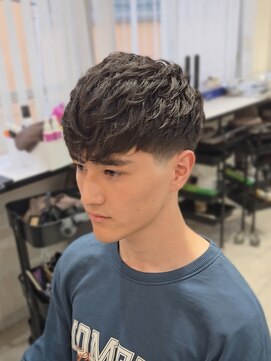 ラピス 名古屋駅前店(Lapis) フリンジカット/テーパーフェード/海外短髪