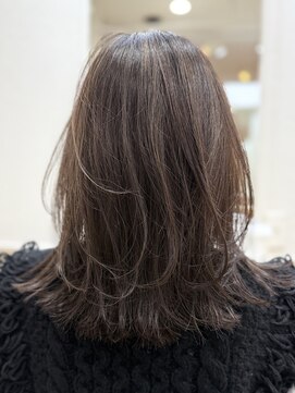 フルブルーム 東林間(fullbloom) ハッシュカットレイヤーカットシークレットハイライト