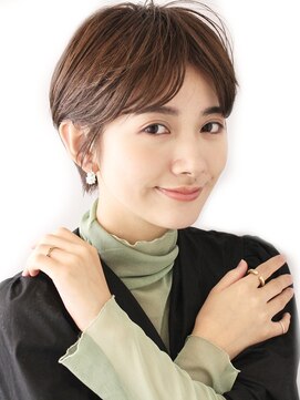 ロビー 表参道(ROBBY) センター分け耳掛けショート/前髪あり/表参道/30代40代50代