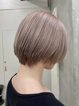 スー 渋谷(suu) ショートボブ丸みショート前下がりショートミルクティーベージュ