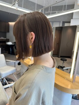 ルネ 北千住(Renee) くすみベージュ_切りっぱなし_アッシュベージュ