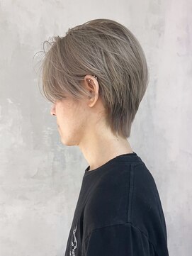 アイティー バイ アルバム 浦和店(IT by ALBUM) グレージュカラーグレーベージュマッシュ短髪_ba484471