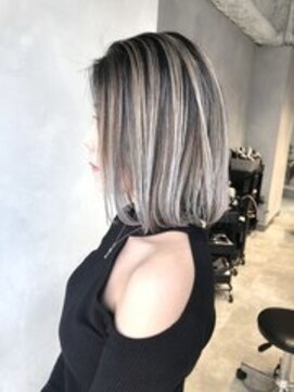 リフル 八王子(RIFULL) ハイライト　レイヤー ショートヘア　ボブ　くびれレイヤー