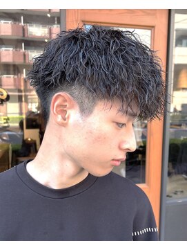 フリーク バーバーショップ 都島店(FREAK BARBER SHOP) ツイストスパイラル　マッシュ　刈り上げ