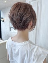 キャアリー(Caary)&nbsp;福山市美容室Caary襟足スッキリふわっと前下がりショートヘア
