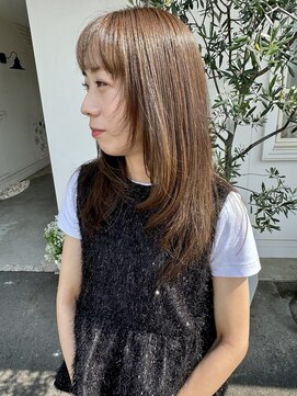 ユイバイラドンナ(Huit by LADONNA) デザインカラー/レイヤーカット/ウェットヘア/オリーブベージュ