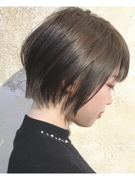 レプリカ 上大岡(Replica) ショートボブ×グレイアッシュ