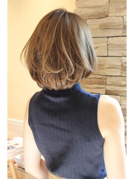 レウナ 外苑前(Reuna) 30代40代50代大人可愛いボブ　ワンカールボブ