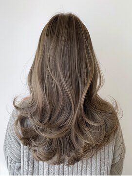 クラン 岡本(Chlan) 艶と透明感◎シアーベージュレイヤーロング