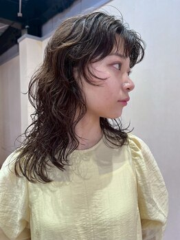 【烏丸御池】流行りのパーマもお任せ。ダメージを抑えた施術で、髪に優しい！スタイリングも楽に◎