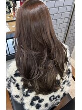 こんなカラー、見たことない！圧倒的なツヤと潤いが根元から毛先までずっと続く。タンパク質復元機能！！