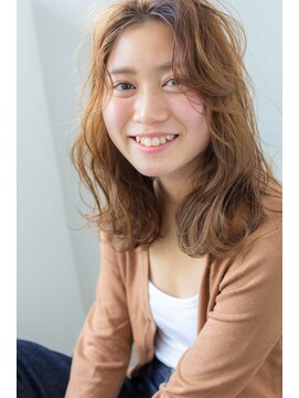 アコロン(acoron) 小顔カット_くびれセミディ_アッシュカラー _新宿