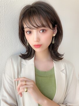 アフロート ディル(AFLOAT D'L) 大人かわいいミディアムレイヤー ショコラベージュ 外ハネ 小顔