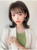 大人かわいいミディアムレイヤー ショコラベージュ 外ハネ 小顔
