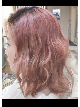 アニスミュゼ(anis musee) 個性的！ピンクホワイト