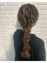 スノヘアードレッサーズディレーヴ(SUNO Hairdresser's DeReve) 王道ローポニー！