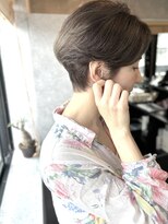 サニーサイドサロン(SUNNY SIDE SALON)&nbsp;前下がりショート×オリーブベージュ