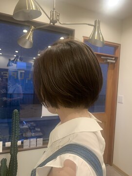 ブルペン(BULLPEN) ショートボブ/オリーブベージュ