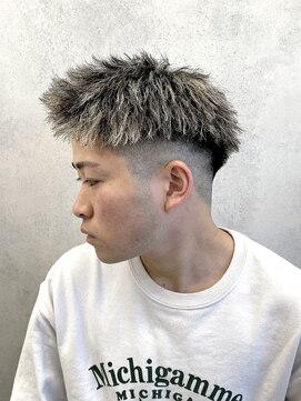 ルースト 西院店(ROOST) ツイストパーマ/金メッシュ/アップバング