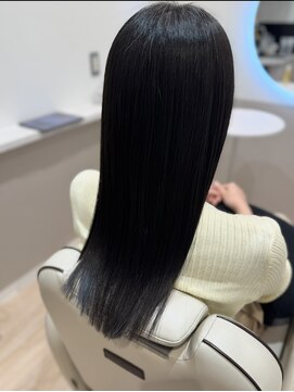 レヴ(Rev) 黒髪ストレートロングレイヤーミディアム髪質改善ストレートヘア