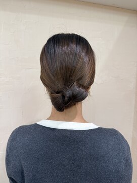 メゾンドムニ 恵比寿(Maison de MUNi) タイトリボンアップスタイル