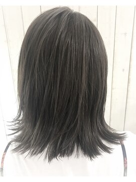 ディー(dee) dee 外ハネボブ×プラチナグレージュ