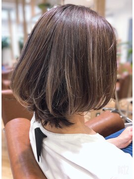 ジェービーヘア 稲毛(jb hair) ベージュ3Dカラーハイライトひし形くびれセミディ 【稲毛】