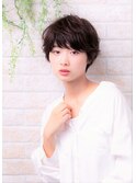 大人ガーリーフェザーバングピンクベージュくせ毛カットボブルフ