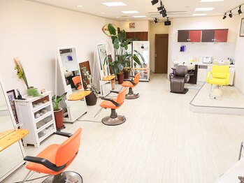 hairstudio KUR 【ヘアスタジオ　クア】