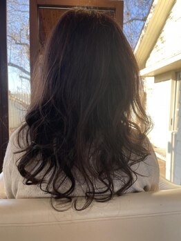 ヘアプルンプアン(hair perem puan)の写真/乾かすだけでサロン帰りの巻き髪が再現できる！！トレンド感たっぷりのこなれパーマで大人女子の魅力UP♪