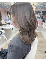 フィガロ ウメダ(FIGARO UMEDA)&nbsp;【FIGARO　umeda】ミディアム/韓国/レイヤーカット/ハイライト