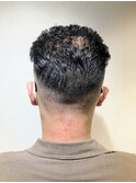 フェードバーバーくせ毛ツーブロックベリーショートメンズカット