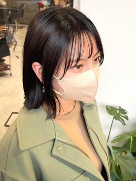 ルーツ(Roots) 【顔まわりも可愛い】切りっぱなしシースルーバング