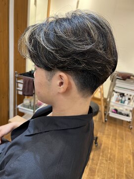 エクリ 麻布十番(equri) ニュアンスパーマセンターパート