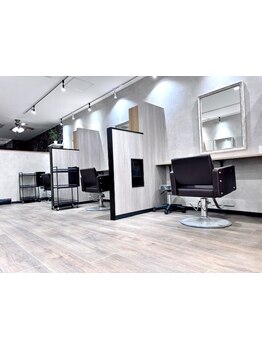 毎日頑張る大人女性向けサロン。アンティークカフェのような落ち着く空間であなただけのサロンtimeを…☆