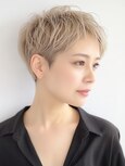 【白髪ぼかし×ハイトーン】空気感のあるクールショート